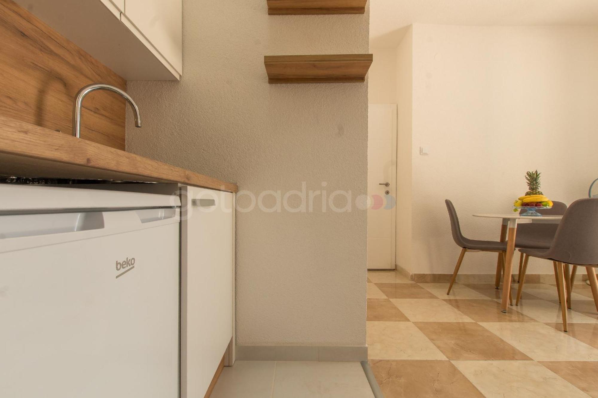 Near The Beach Apartments Jagodia Brela Exterior foto